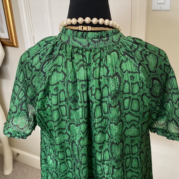 Brilliant green sheer lined top by Birgitte Herskind🌿 - Picture 8 of 12